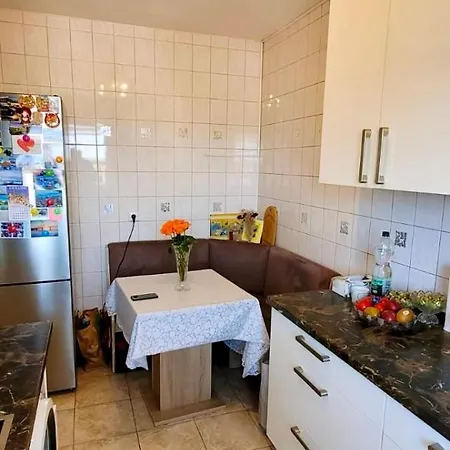 Top Moeblierte Unterkunft In Lägenhet